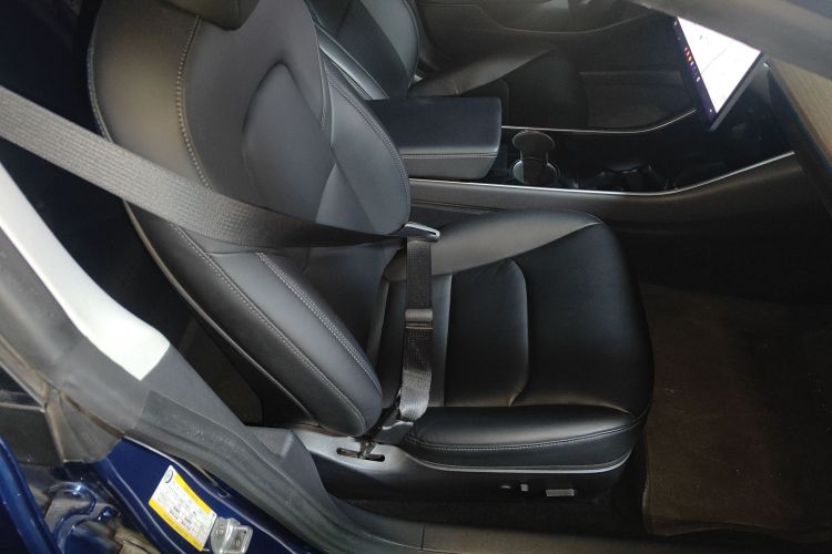 特斯拉 Model 3 2019款 标准续航后驱升级版局部细节41