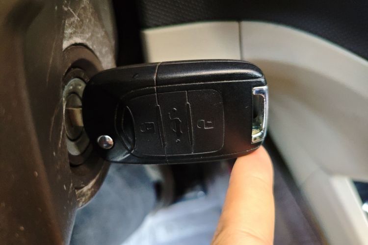 五菱汽车 五菱宏光 2016款 1.5L 改款S舒适型中控内饰11