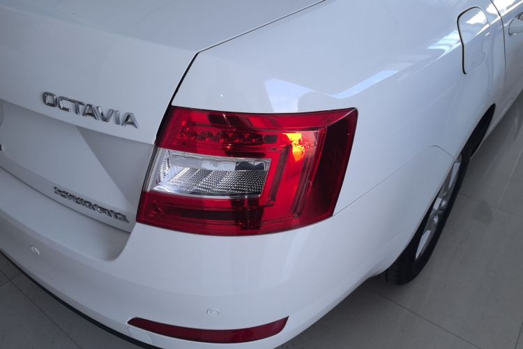 斯柯达 明锐 2017款 经典款 1.6L 自动标准版车身外观9