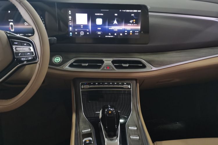 蓝电E5 2024款 荣耀版 100KM尊享型 7座中控内饰16