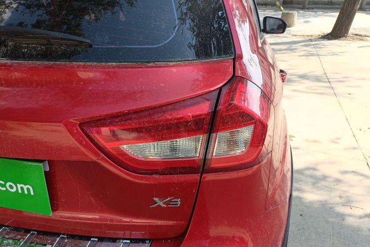 吉利汽车 远景X3 2017款 1.5L 自动精英型车身外观6006