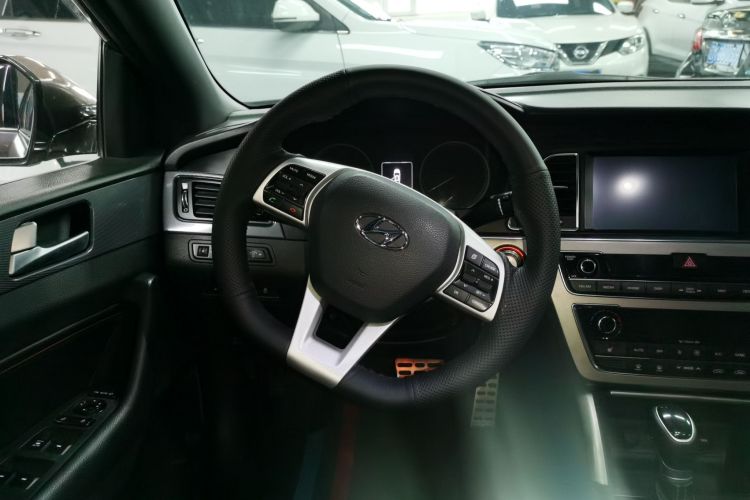 现代 索纳塔 2015款 1.6T GLS智能型中控内饰13