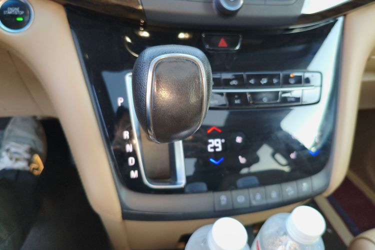 别克GL8 2017款 ES 28T 豪华型 国V中控内饰18