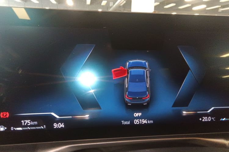 宝马3系 2025款 325i M运动套装中控内饰14