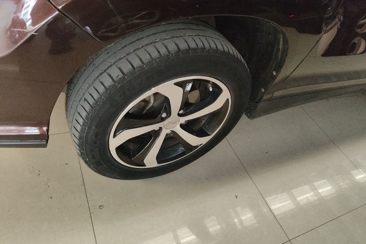 比亚迪S7 2015款 2.0T 升级版 自动旗舰型车身外观6007