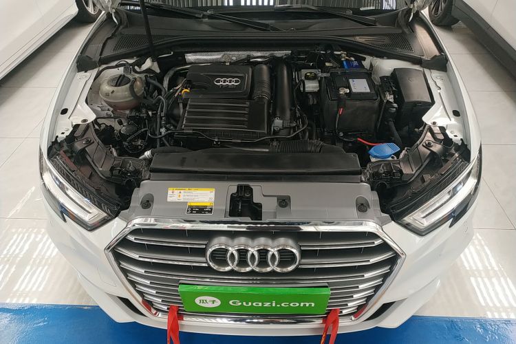 奥迪A3 2020款  Limousine 35 TFSI 运动型 国VI机舱底盘24