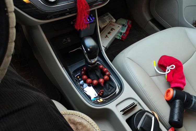 荣威360 2015款 1.5L 自动豪华版中控内饰18