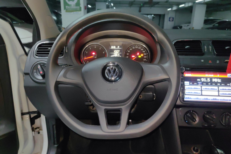 大众 Polo 2014款 1.6L 自动舒适版中控内饰13