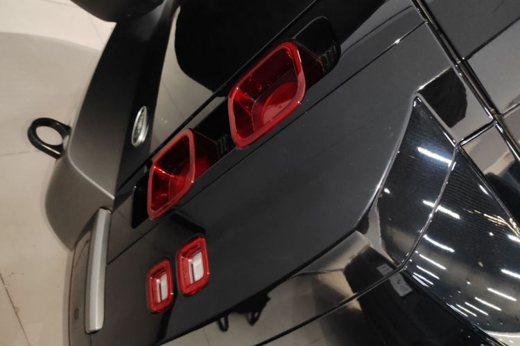 路虎卫士 2025款 110 3.0T P400 -Dynamic HSE车身外观6006