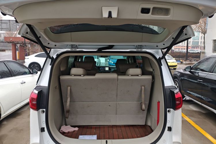 别克GL8 2020款 ES陆尊 653T 舒适型机舱底盘23