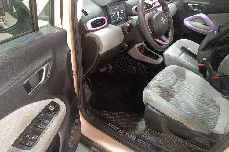 零跑汽车 零跑T03 2021款 400微糖版中控内饰20