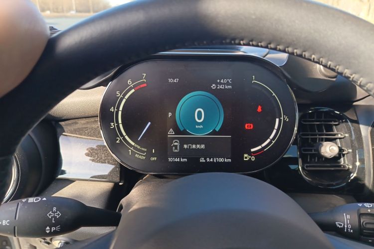 MINI 2023款 1.5T COOPER 艺术家中控内饰14