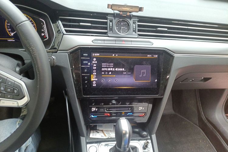 大众 迈腾 2021款 330TSI DSG 30周年纪念版中控内饰16