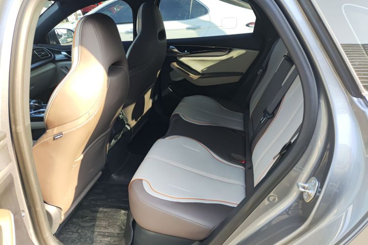 比亚迪 秦PLUS 2023款  冠军版 DM-i 120KM超越型中控内饰21