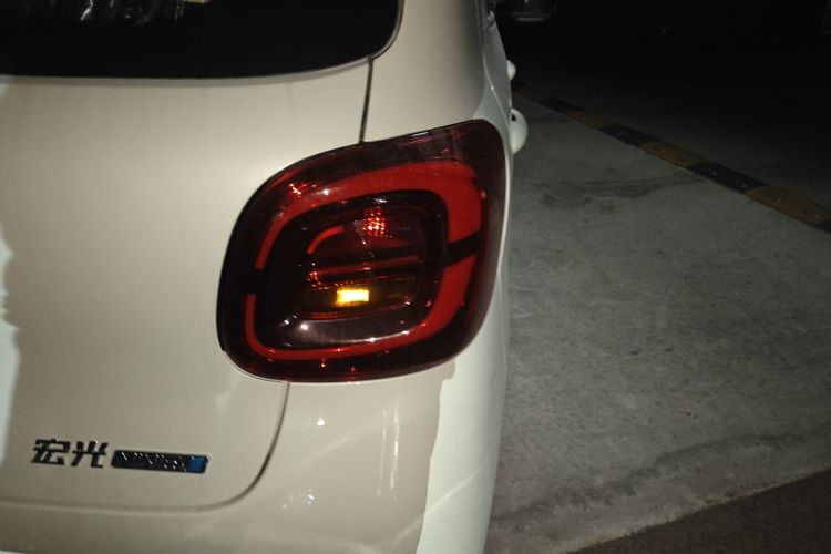 五菱汽车 宏光MINIEV 2025款 四门版 进阶款车身外观9