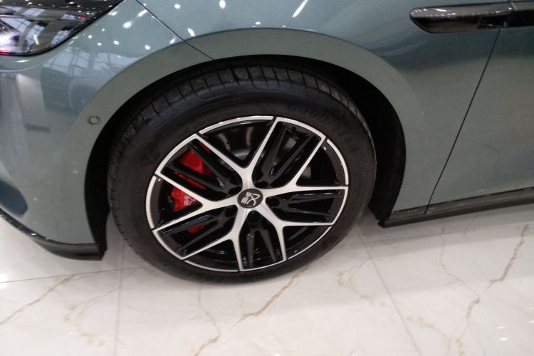 比亚迪 汉L 2025款 DM-p 四驱激光雷达旗舰型车身外观6007