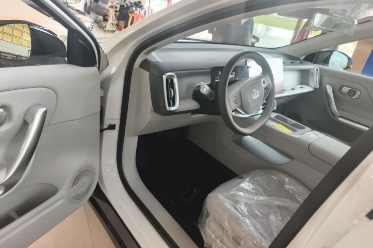 零跑汽车 零跑B01 2025款 650激光雷达版中控内饰7003