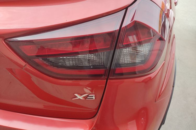 吉利汽车 远景X3 2019款 升级版 1.5L CVT尊贵型车身外观9