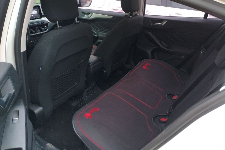 福特 福克斯 2020款 三厢 1.5L 自动锋跃型中控内饰7004