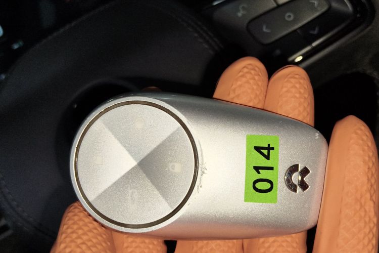 蔚来EC6 2020款 615KM 性能版中控内饰11