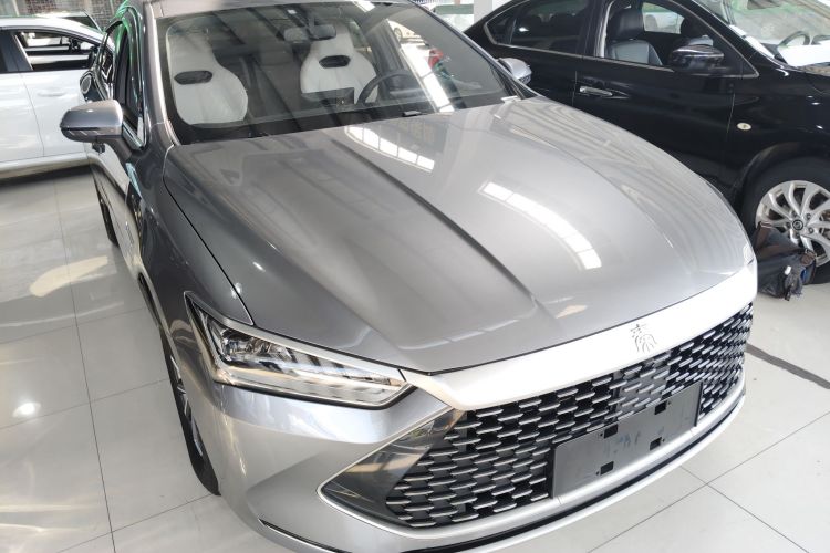 比亚迪 秦PLUS 2024款 荣耀版 DM-i 55KM领先型车身外观3