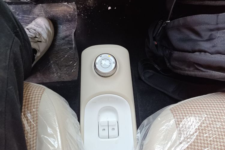 五菱汽车 宏光MINIEV 2024款 第三代 215km 青春版局部细节18