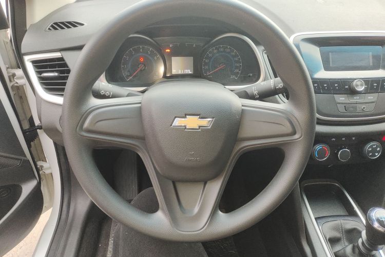 雪佛兰 科沃兹 2016款 1.5L 手动欣享版中控内饰13