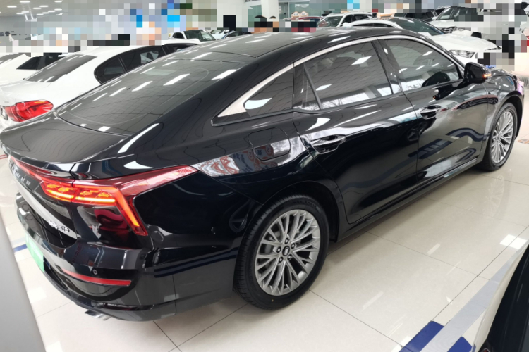 奔腾B70 2025款 龙耀版 1.5T 欢享型车身外观7