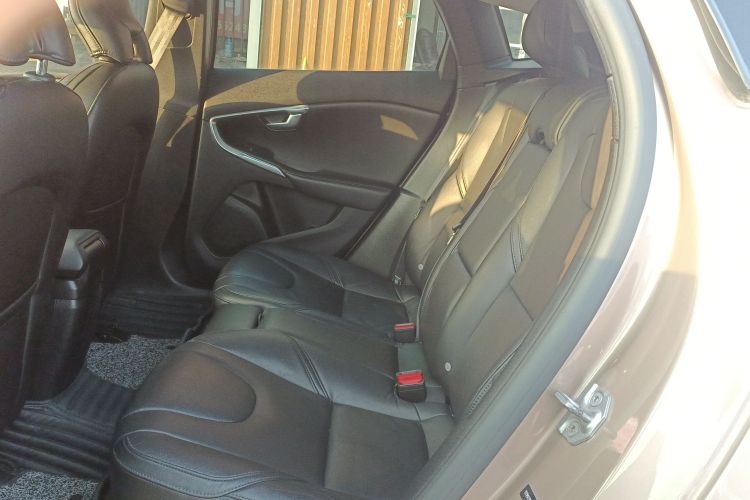 沃尔沃V40 2017款 T3 智逸版中控内饰7004