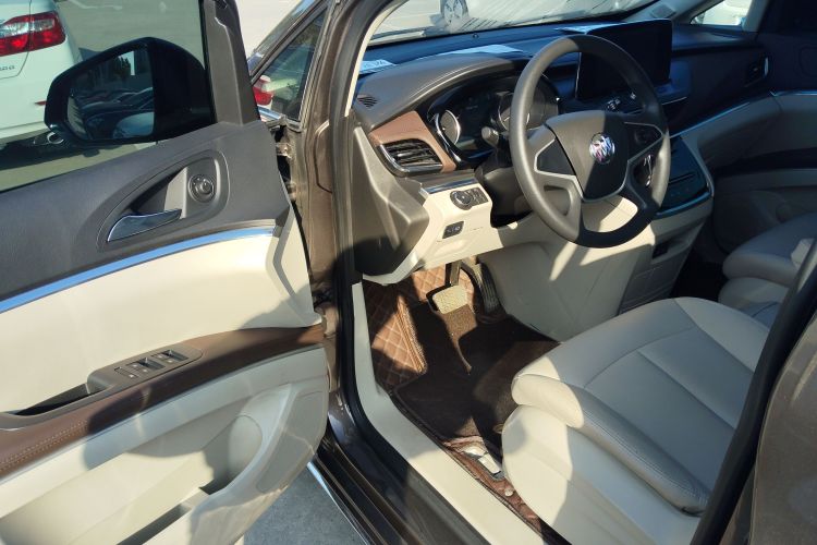 别克GL8 2023款 陆上公务舱 舒适型中控内饰7003