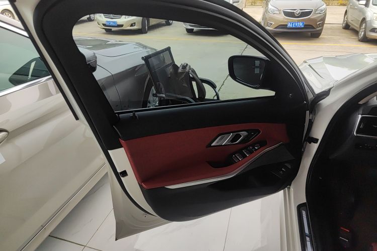 宝马3系 2022款 325Li M运动曜夜套装中控内饰7007