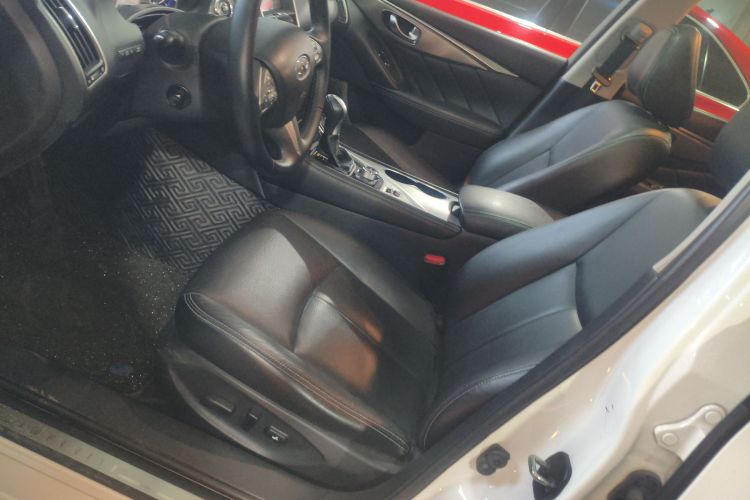 英菲尼迪Q50 2014款 3.7L 舒适版中控内饰19