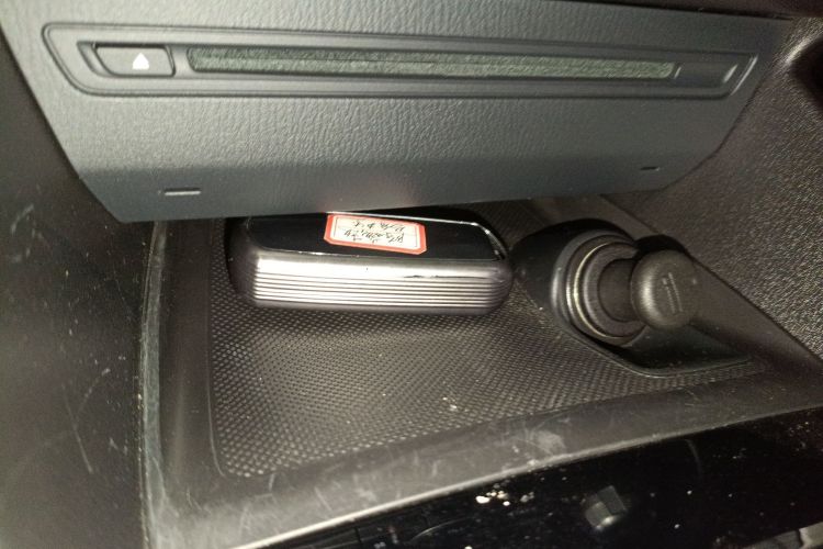 马自达3 昂克赛拉 2016款 三厢 2.0L 自动旗舰型中控内饰7001