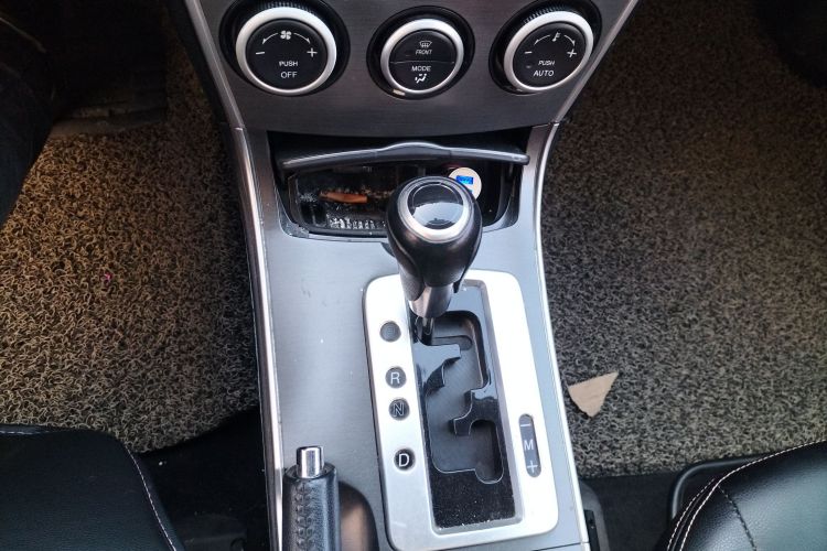 马自达6 2014款 2.0L 自动经典型中控内饰18