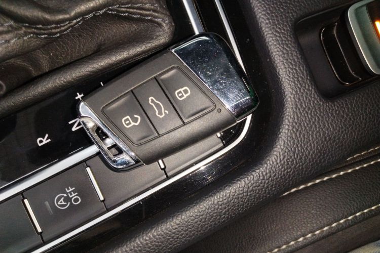 大众 迈腾 2020款 330TSI DSG 领先型中控内饰11