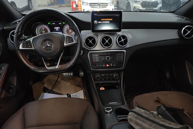 奔驰CLA 2015款 CLA 220 4MATIC中控内饰12
