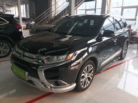 三菱 欧蓝德 2018款 2.0L 两驱荣耀版 5座