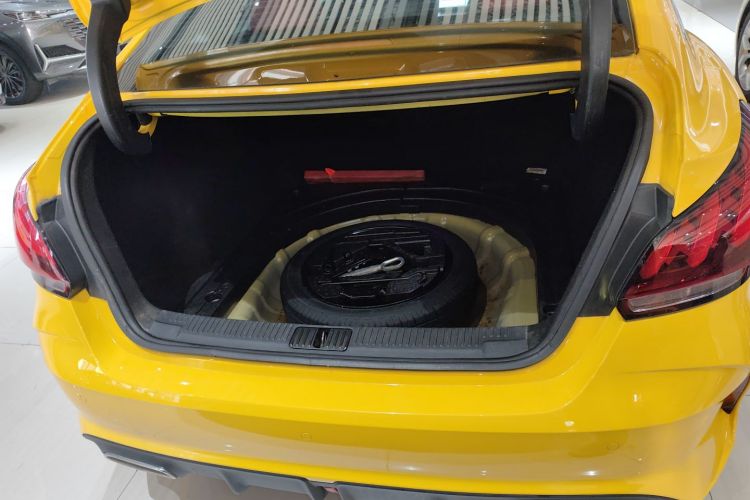 名爵 MG5 2021款 300TGI DCT青奢豪享版机舱底盘23