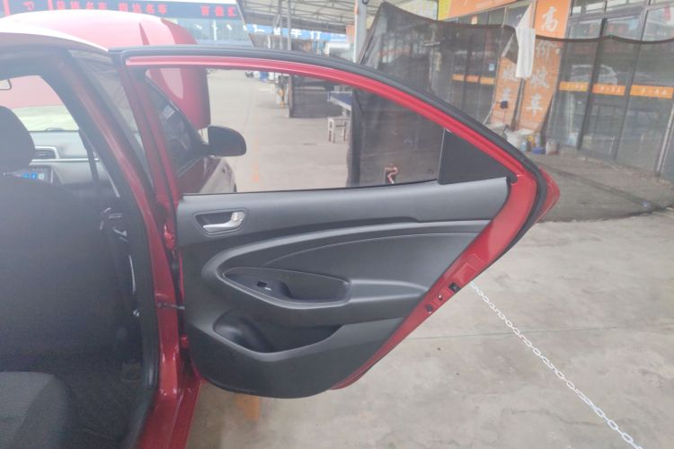 现代 瑞纳 2017款 1.4L 自动跃享版 国V中控内饰45