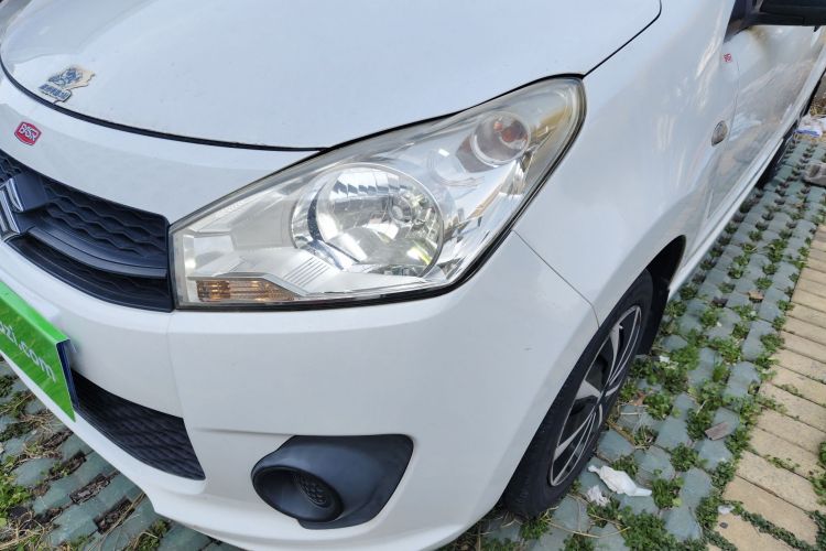 铃木 奥拓 2013款 改款 1.0L 手动舒适型局部细节36