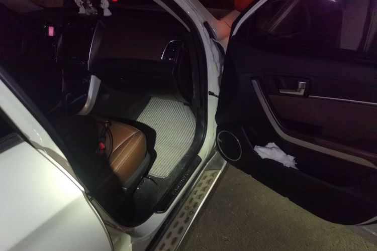 陆风X5 2016款 Plus 1.5T CVT创领版局部细节9005