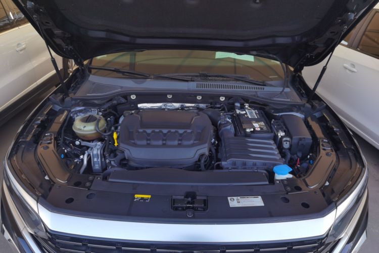 大众 帕萨特 2023款 改款 330TSI 豪华版机舱底盘24