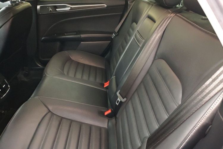 福特 蒙迪欧 2017款 改款 EcoBoost 180 时尚型中控内饰7004