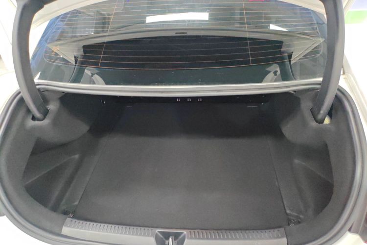 奔驰A级 2021款 A 200 L 运动轿车时尚型局部细节23