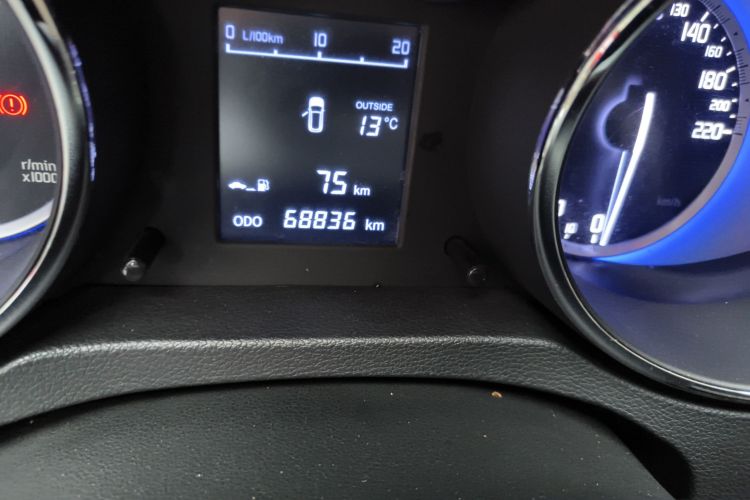 长安CS35 2016款 1.6L 手动豪华型 国V中控内饰15