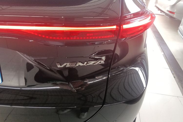 丰田 威飒 2023款 2.0L CVT两驱豪华版车身外观6006