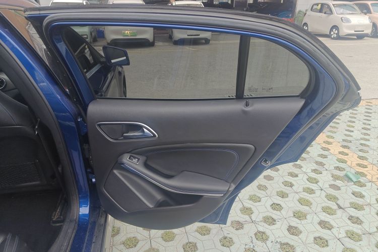 奔驰GLA 2019款 GLA 200 动感型中控内饰7006