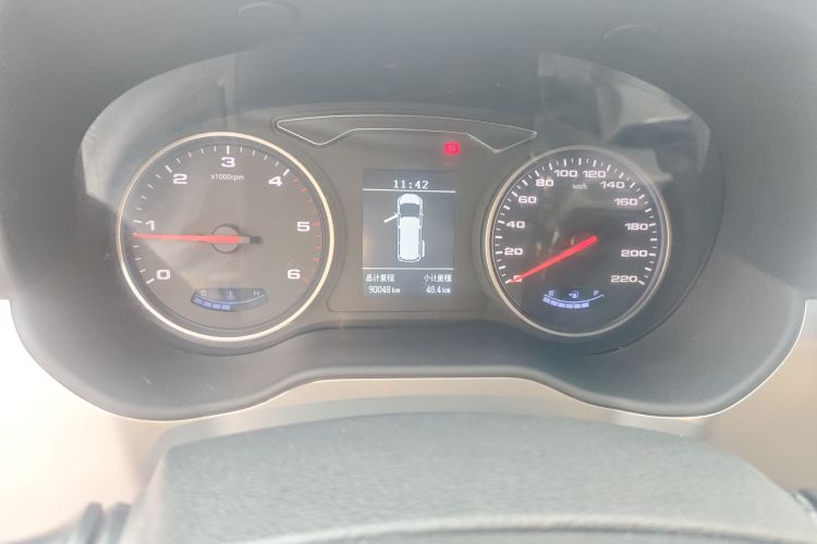 江淮瑞风 瑞风M4 2020款 2.0CTI 柴油 手动劲享型 国VI中控内饰15