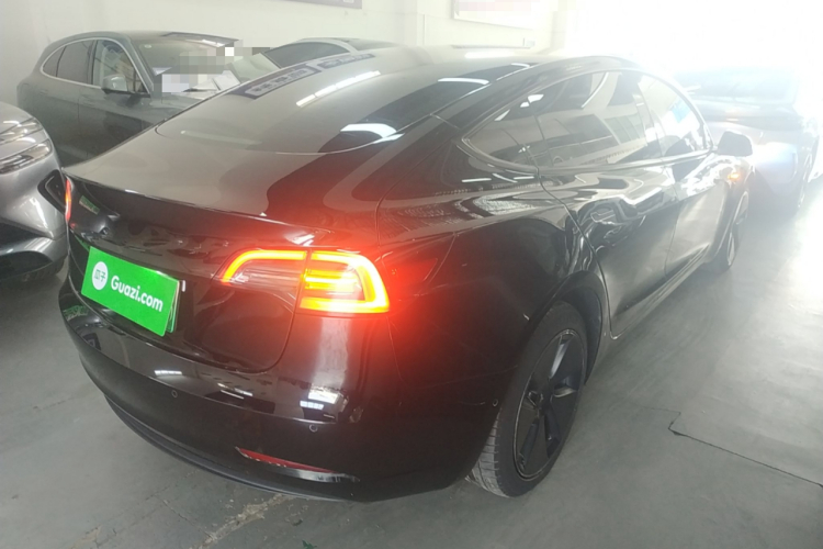 特斯拉 Model 3 2022款 后轮驱动版车身外观6003