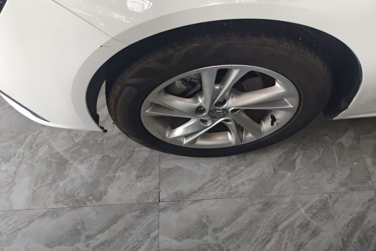 别克 君威 2020款 552T 豪华型车身外观35